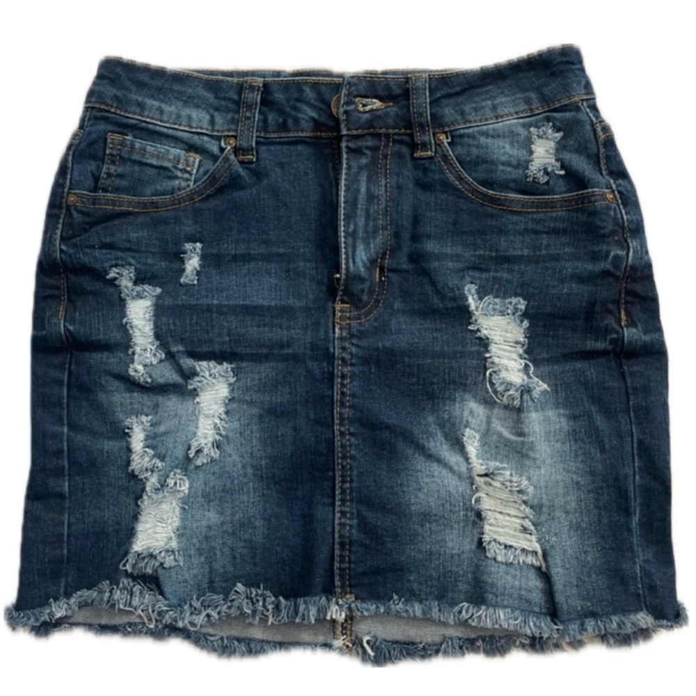 Never worn Fashion Nova Skirt